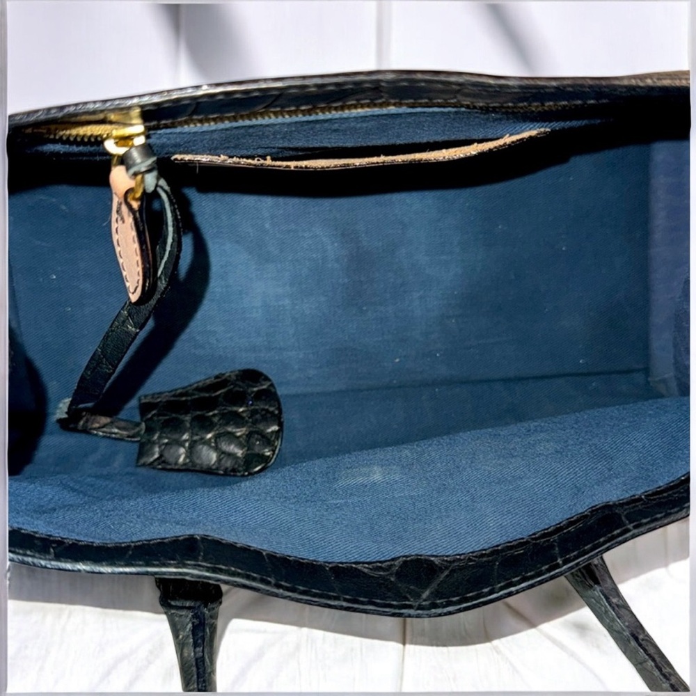 Dooney & Bourke Italian Leather Croc Embossed Rare Satchel - Made in Italy - Picture 10 of 11